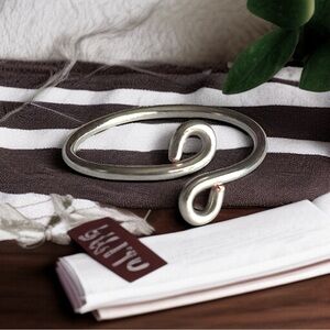 5 For $25💫Alternative Silver Wire Swirl Ring